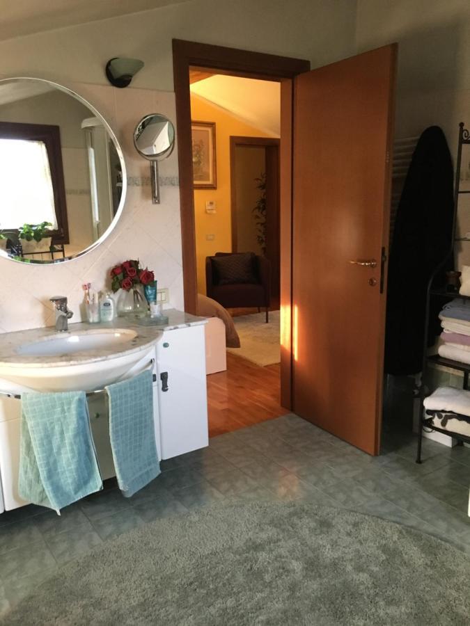 Casa Serenella B&B - Casa Vacanze بيازولا سول برينتا المظهر الخارجي الصورة