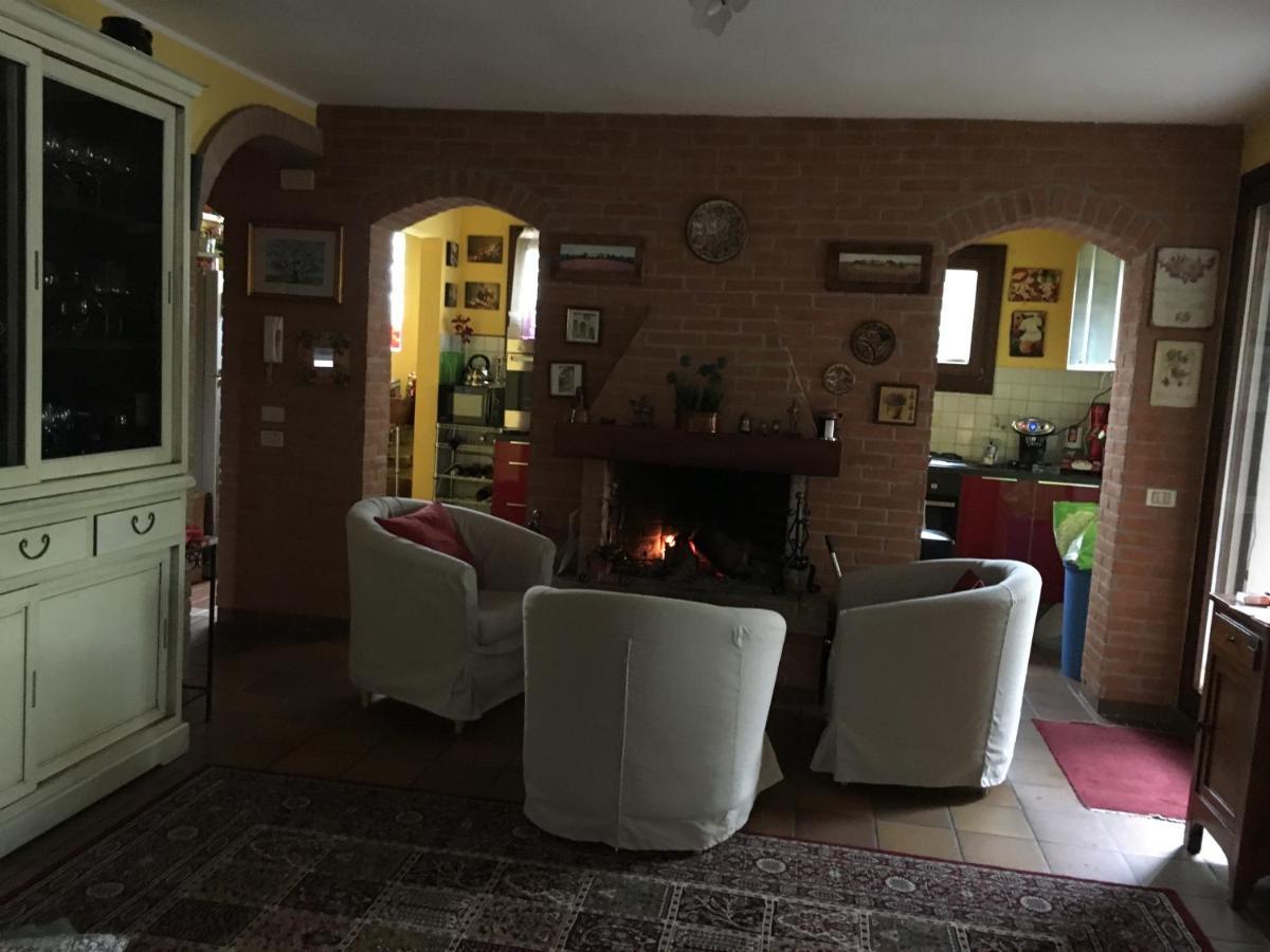 Casa Serenella B&B - Casa Vacanze بيازولا سول برينتا المظهر الخارجي الصورة