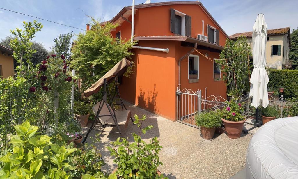 Casa Serenella B&B - Casa Vacanze بيازولا سول برينتا المظهر الخارجي الصورة
