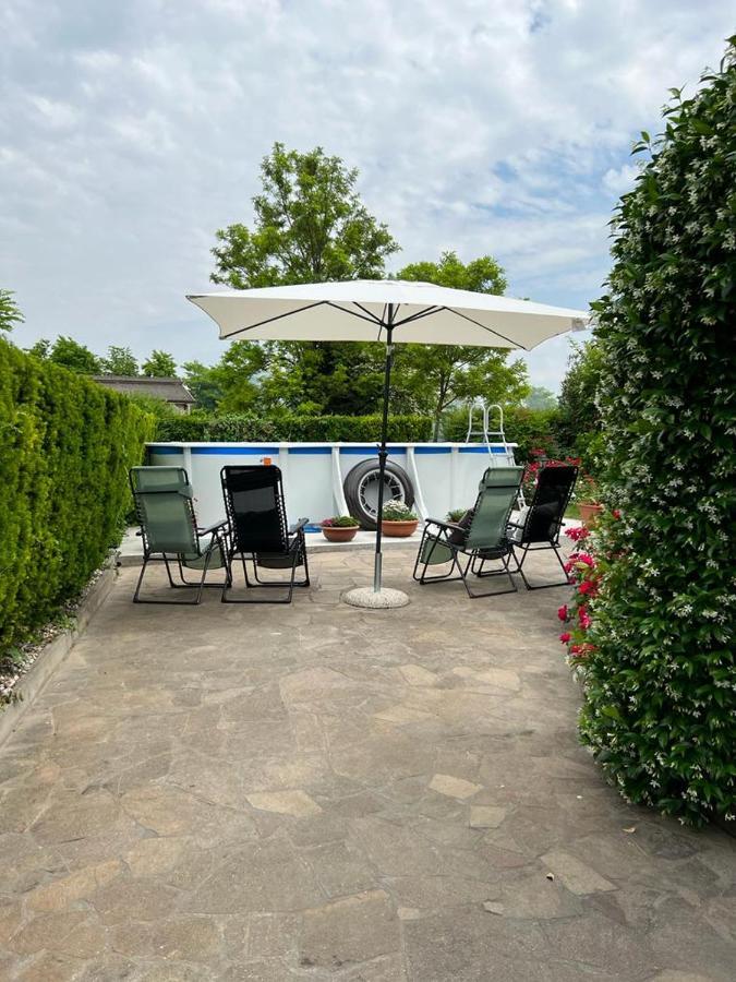 Casa Serenella B&B - Casa Vacanze بيازولا سول برينتا المظهر الخارجي الصورة