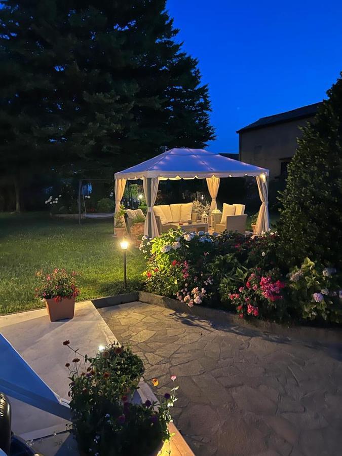 Casa Serenella B&B - Casa Vacanze بيازولا سول برينتا المظهر الخارجي الصورة