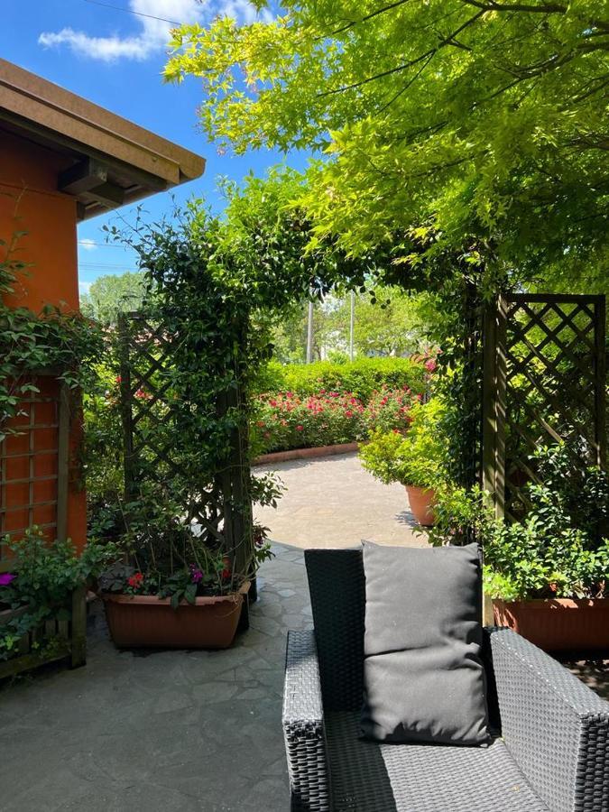 Casa Serenella B&B - Casa Vacanze بيازولا سول برينتا المظهر الخارجي الصورة