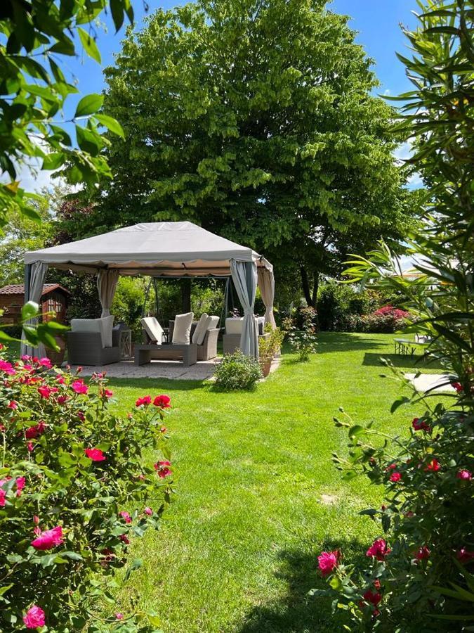 Casa Serenella B&B - Casa Vacanze بيازولا سول برينتا المظهر الخارجي الصورة